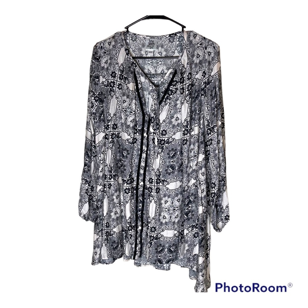 Ivy Jane Tunic Top Cream and Black floral Size XS‎